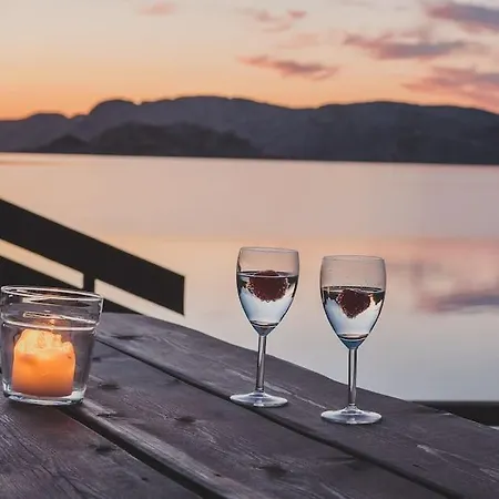 Villa Stella's Fjord - Direct Access To The Sea Hardbakke