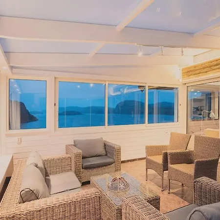 Stella's Fjord - Direct Access To The Sea Hardbakke